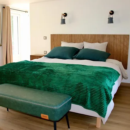 La Mirabelle 2min D'arromanches-les-bains Bed & Breakfast 4*