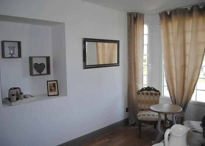 לינה וארוחת בוקר La Mirabelle 2min D'arromanches-les-bains 4*